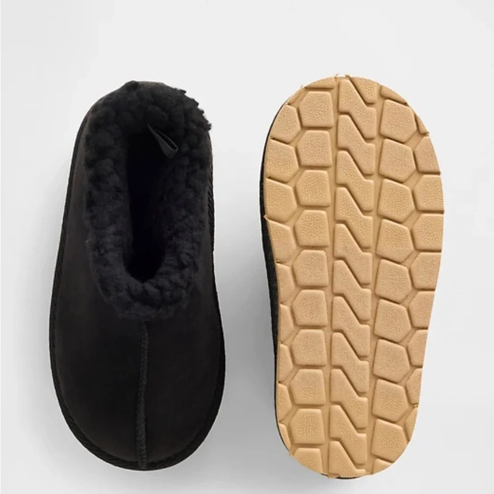 GAP Black Faux-Suede Fleece-Lined Kids Slippers with Tan Sole